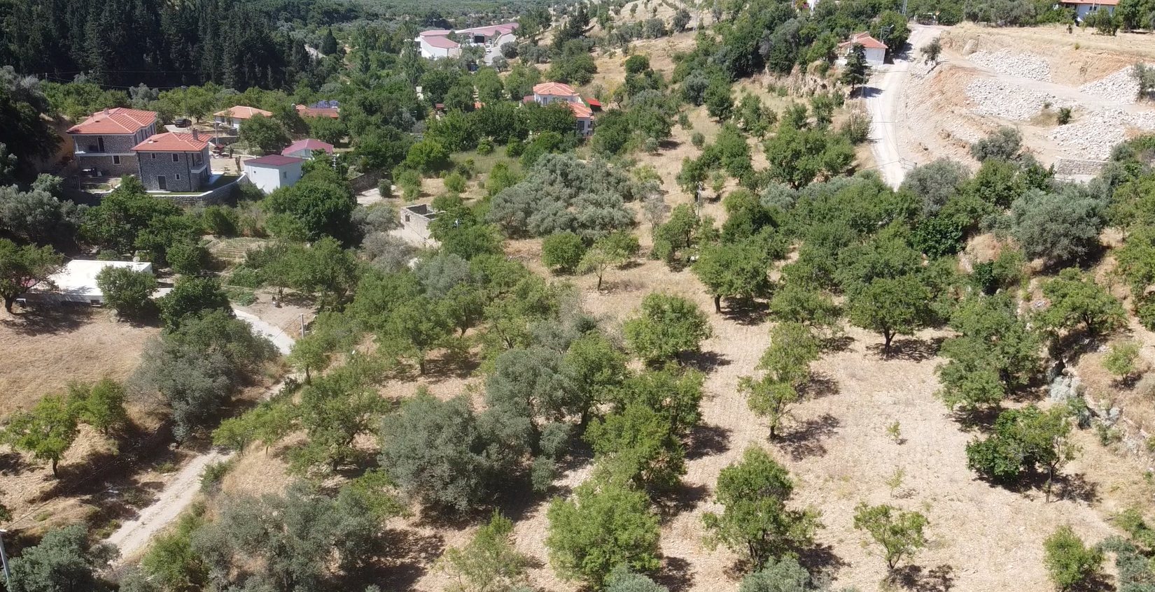 MÜKEMMEL LOKASYON ÇİFTLİK ARSASI
