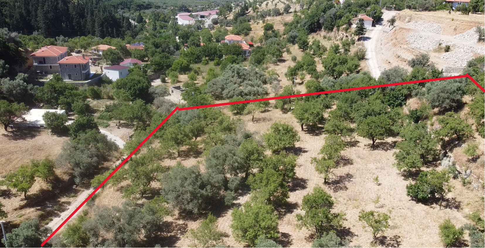 MÜKEMMEL LOKASYON ÇİFTLİK ARSASI