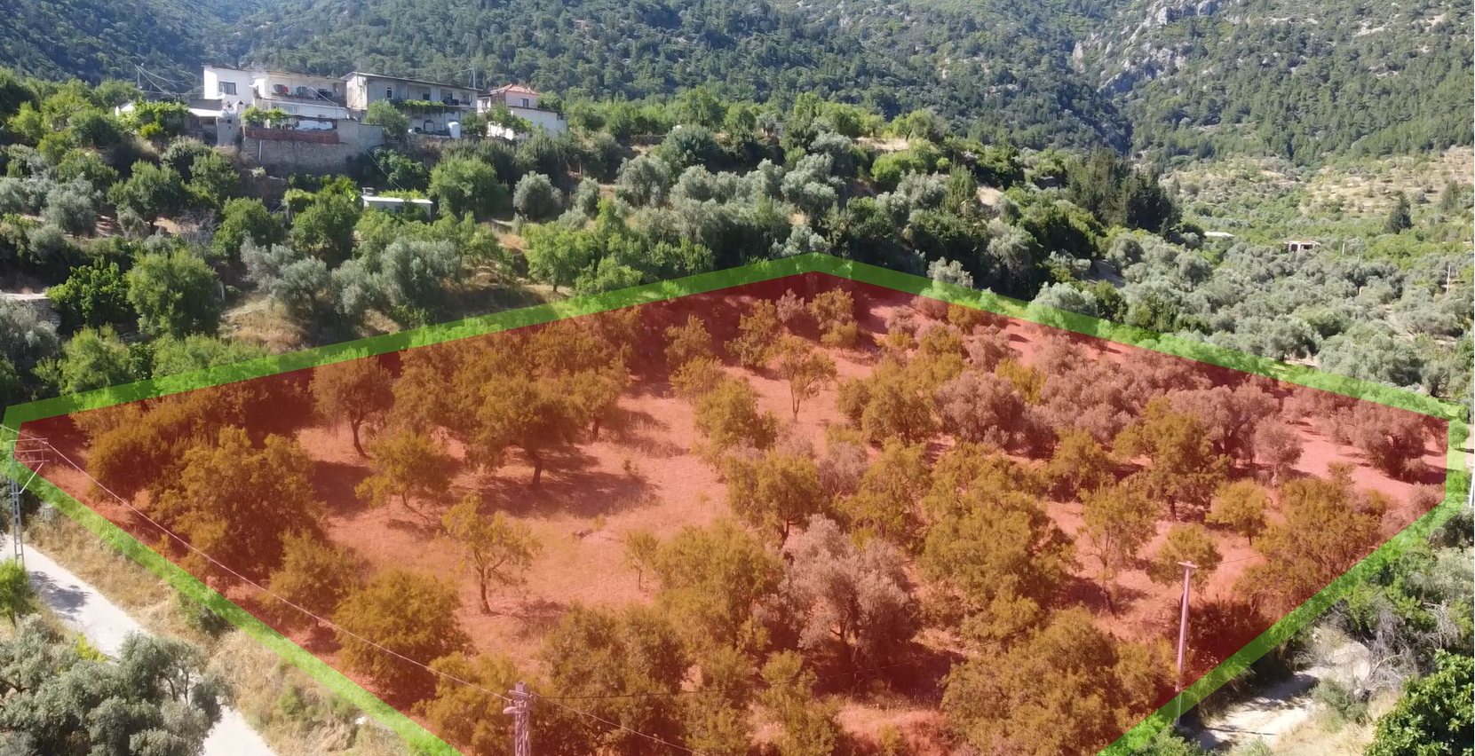 MÜKEMMEL LOKASYON ÇİFTLİK ARSASI